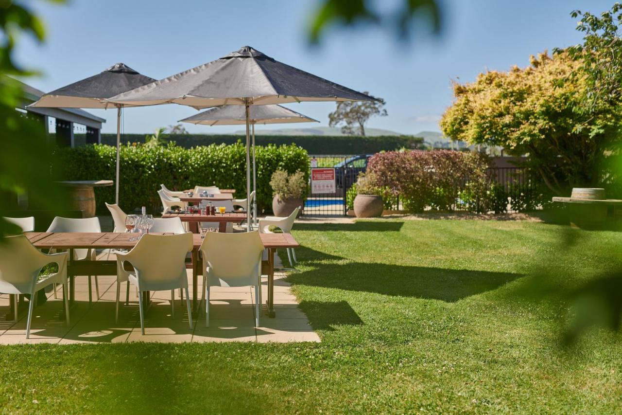 Parehua Resort Martinborough Eksteriør billede The garden at the hotel