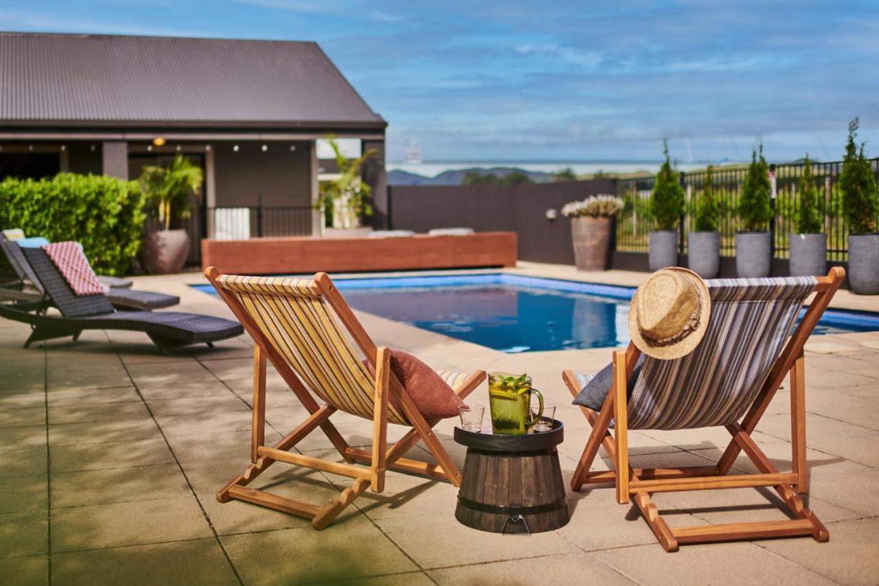 Parehua Resort Martinborough Eksteriør billede Rooftop pool at the Hotel
