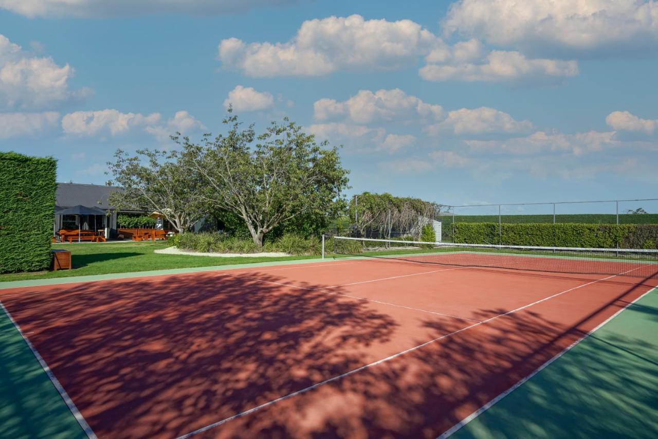 Parehua Resort Martinborough Eksteriør billede Tennis court at the Boca Raton Resort