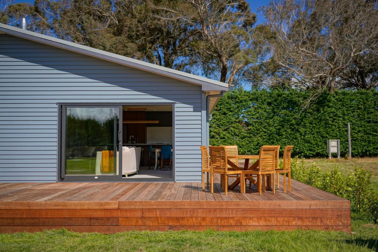 Parehua Resort Martinborough Eksteriør billede A deck in New Zealand