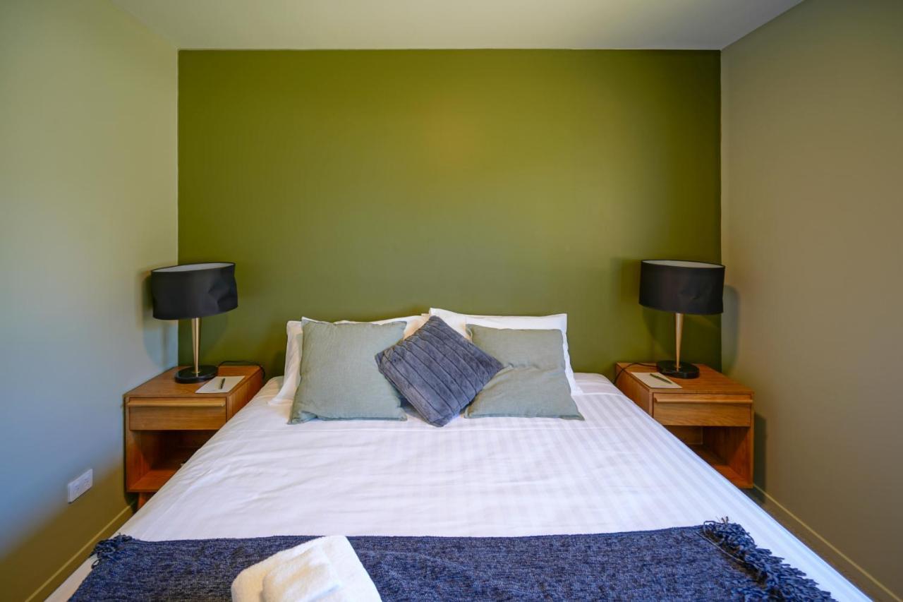 Parehua Resort Martinborough Eksteriør billede A bedroom at the hotel