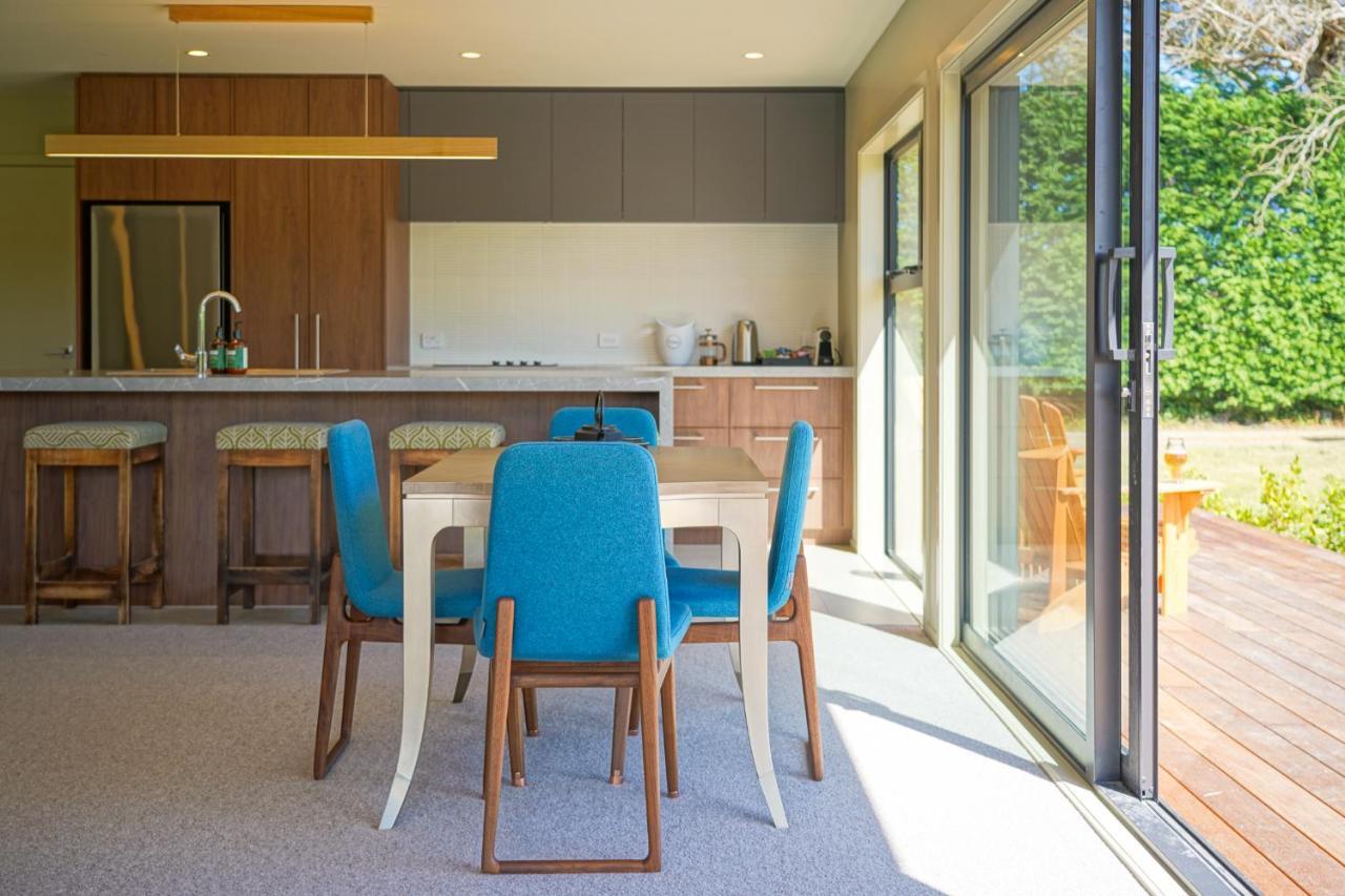 Parehua Resort Martinborough Eksteriør billede Kitchen and dining area