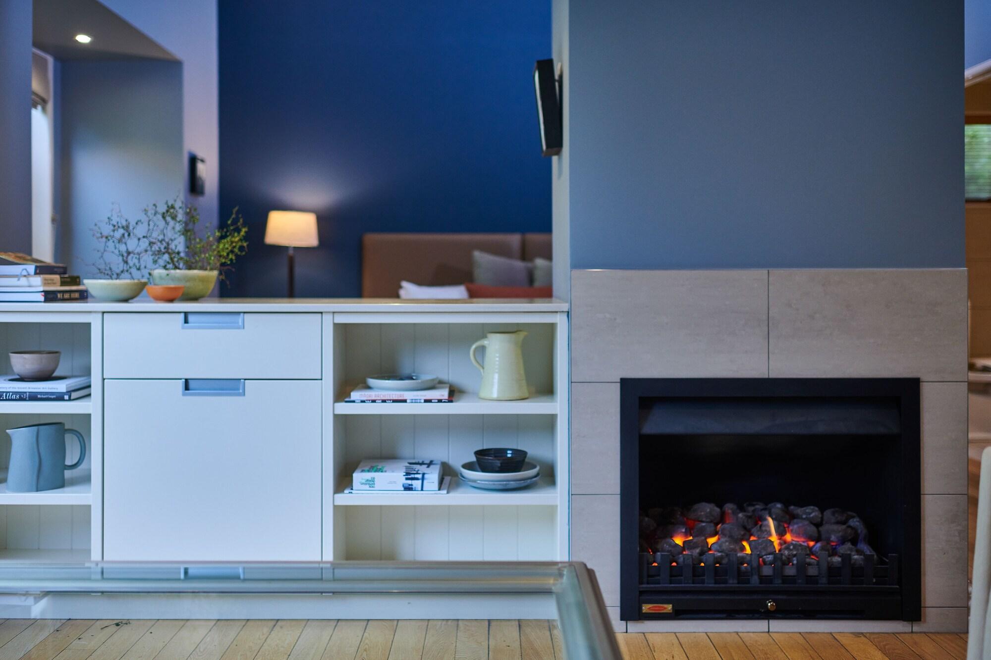 Parehua Resort Martinborough Eksteriør billede A gas fireplace