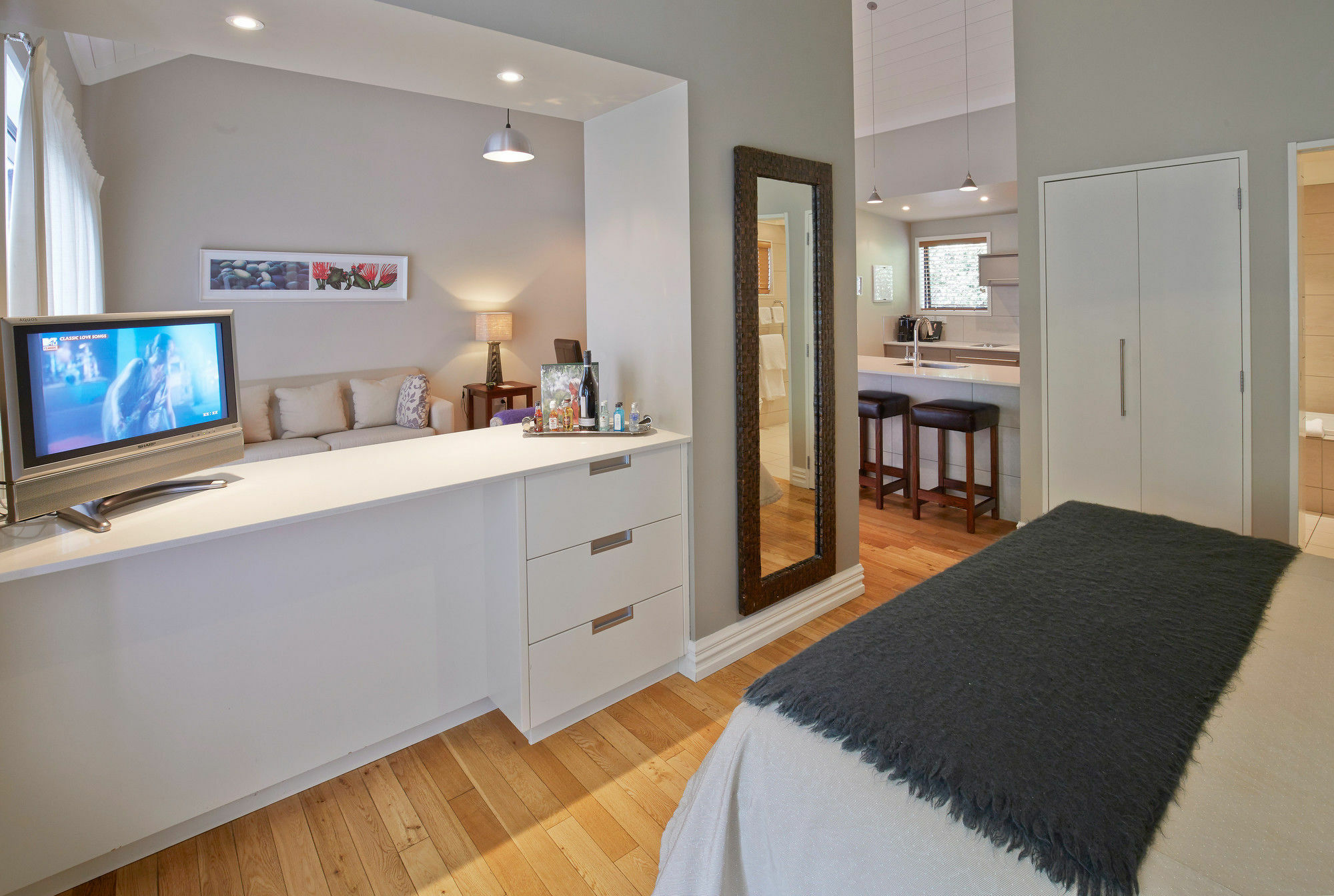 Parehua Resort Martinborough Eksteriør billede A studio apartment in New Zealand